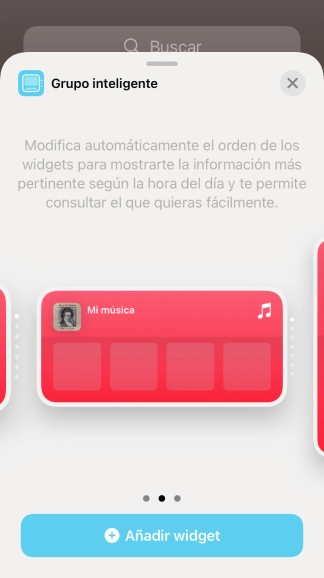 Desliza el dedo hacia la derecha o hacia la izquierda por la pantalla para seleccionar el tamaño de widget deseado. Desliza el dedo hacia la derecha o hacia la izquierda por la pantalla para seleccionar el tamaño de widget deseado.