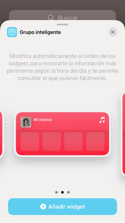 Desliza el dedo hacia la derecha o hacia la izquierda por la pantalla para seleccionar el tamaño de widget deseado. Desliza el dedo hacia la derecha o hacia la izquierda por la pantalla para seleccionar el tamaño de widget deseado.