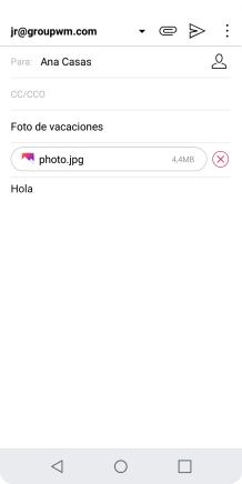 Pulsa el icono de envío cuando termines de escribir el correo electrónico. Pulsa el icono de envío cuando termines de escribir el correo electrónico.
