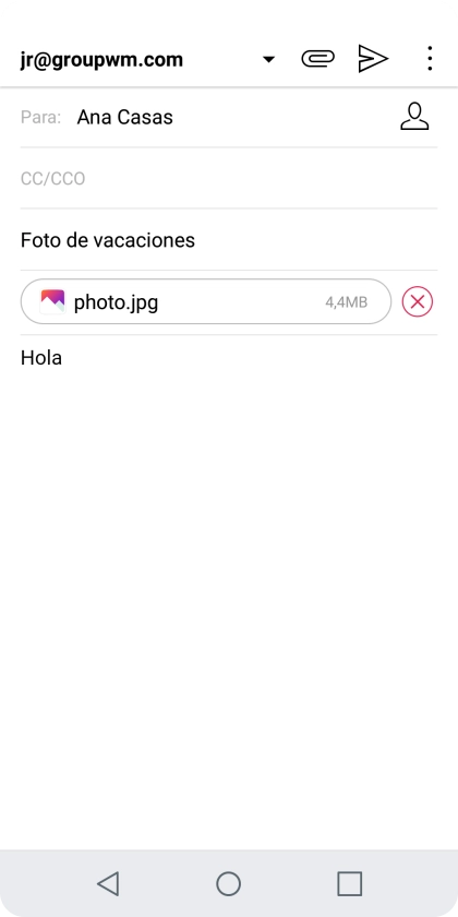 Pulsa el icono de envío cuando termines de escribir el correo electrónico. Pulsa el icono de envío cuando termines de escribir el correo electrónico.