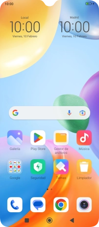 Cuando el icono de carga de batería aparece en la pantalla, el teléfono se está cargando. Cuando el icono de carga de batería aparece en la pantalla, el teléfono se está cargando.