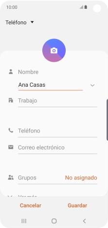 Pulsa Teléfono e introduce el número de teléfono deseado. Pulsa Teléfono e introduce el número de teléfono deseado.