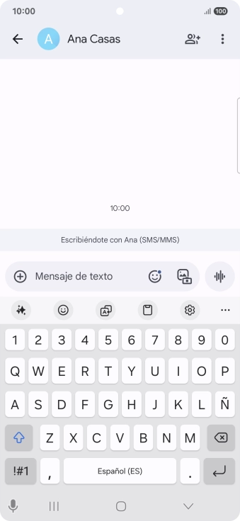 Selecciona una conversación o crea un nuevo mensaje y pulsa el icono de IA. Selecciona una conversación o crea un nuevo mensaje y pulsa el icono de IA.