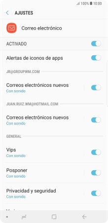 Pulsa el indicador bajo la cuenta de correo electrónico deseada para activar o desactivar la función. Pulsa el indicador bajo la cuenta de correo electrónico deseada para activar o desactivar la función.