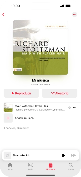 Desplázate a la categoría o a la lista de reproducción deseada y pulsa el archivo de música deseado. Desplázate a la categoría o a la lista de reproducción deseada y pulsa el archivo de música deseado.
