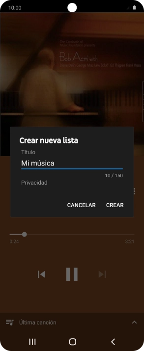 Introduce el nombre deseado de la lista de reproducción y pulsa CREAR. Introduce el nombre deseado de la lista de reproducción y pulsa CREAR.
