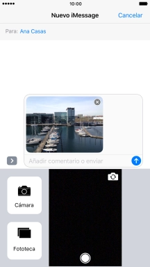 Pulsa el icono de envío cuando termines de escribir el iMessage. Pulsa el icono de envío cuando termines de escribir el iMessage.