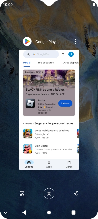 Para cerrar una sola aplicación en ejecución, desliza el dedo hacia arriba sobre la aplicación deseada. Para cerrar una sola aplicación en ejecución, desliza el dedo hacia arriba sobre la aplicación deseada.