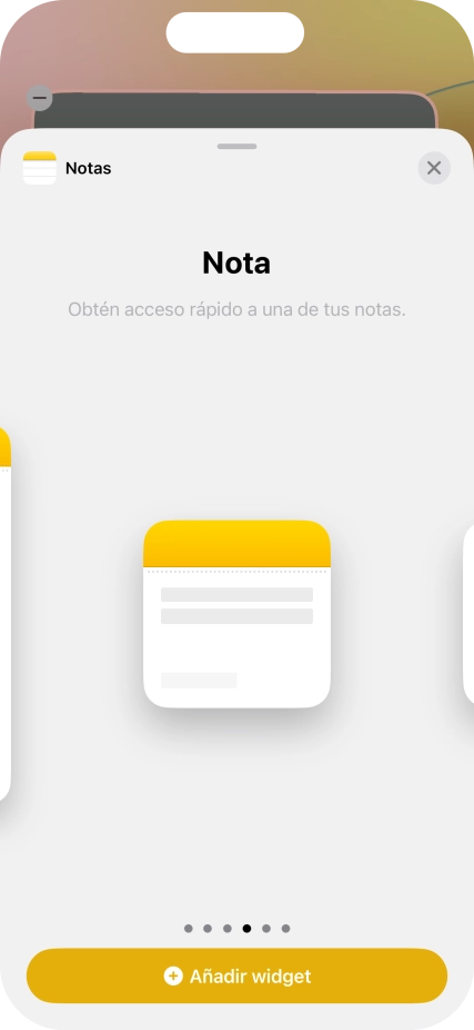 Desliza el dedo hacia la derecha o hacia la izquierda por la pantalla para seleccionar el tamaño de widget deseado.