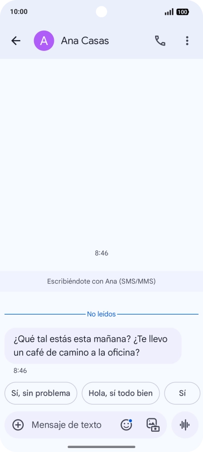 Selecciona una conversación existente o crea un nuevo mensaje y desliza el dedo hacia la izquierda desde la parte superior derecha de la pantalla.