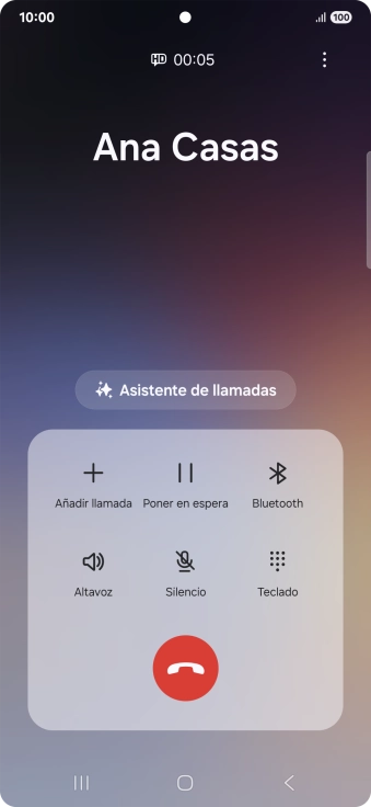 Para utilizar Galaxy AI para la traducción de una conversación durante una llamada, pulsa Asistente de llamadas. Para utilizar Galaxy AI para la traducción de una conversación durante una llamada, pulsa Asistente de llamadas.