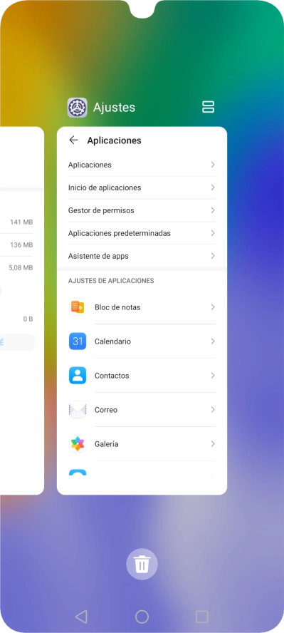Para cerrar una sola aplicación en ejecución, desliza el dedo hacia arriba sobre la aplicación deseada.