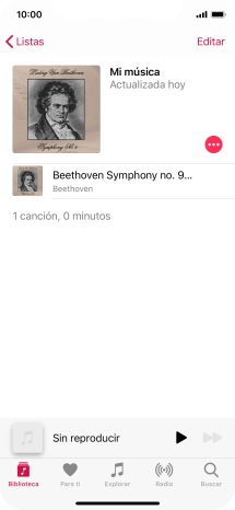 Desplázate a la categoría o a la lista de reproducción deseada y pulsa el archivo de música deseado. Desplázate a la categoría o a la lista de reproducción deseada y pulsa el archivo de música deseado.