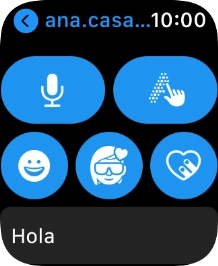 Pulsa el icono de micrófono y sigue las indicaciones de la pantalla para grabar y enviar el mensaje. Pulsa el icono de micrófono y sigue las indicaciones de la pantalla para grabar y enviar el mensaje.