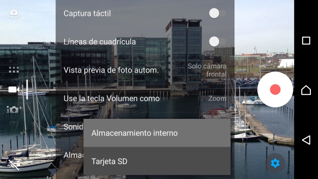 Pulsa Almacenamiento interno para guardar tus videoclips en la memoria del teléfono. Pulsa Almacenamiento interno para guardar tus videoclips en la memoria del teléfono.