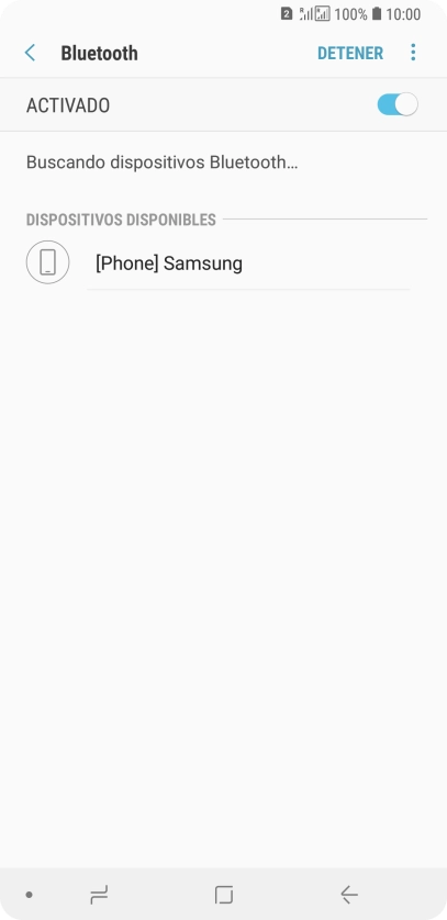 Pulsa el dispositivo Bluetooth deseado y sigue las indicaciones de la pantalla para vincular el dispositivo al teléfono.