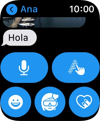 Pulsa el icono de micrófono y sigue las indicaciones de la pantalla para grabar y enviar el mensaje. Pulsa el icono de micrófono y sigue las indicaciones de la pantalla para grabar y enviar el mensaje.