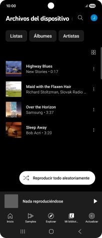 Pulsa el archivo de música deseado. Pulsa el archivo de música deseado.