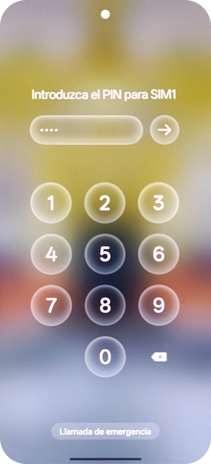 Si lo solicita el teléfono, introduce el código PIN y pulsa la flecha hacia la derecha.