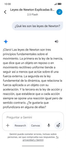 La transcripción de la conversación con Gemini Live aparece ahora en la pantalla. La transcripción de la conversación con Gemini Live aparece ahora en la pantalla.