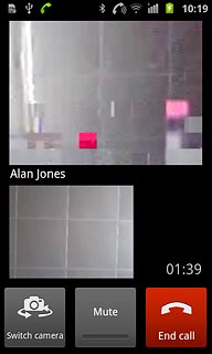 To change camera:Press Switch camera.Depending on the current setting the front or the back camera is turned on.