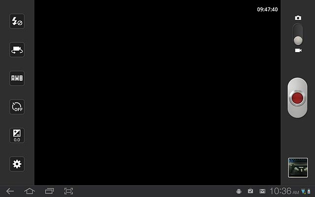 To turn on video light:Press the video light icon.