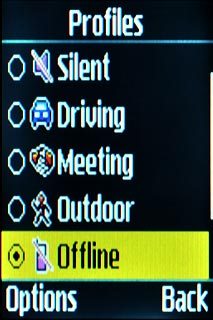 To turn off flight mode:Highlight a profile other than Offline and press the Navigation key.