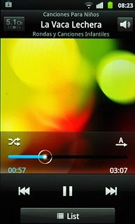 Press the shuffle icon.Depending on the current setting, the function is turned on or off.