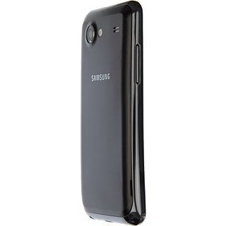 Turn the back of your phone towards you.Take hold of the right side of the back cover and remove it.